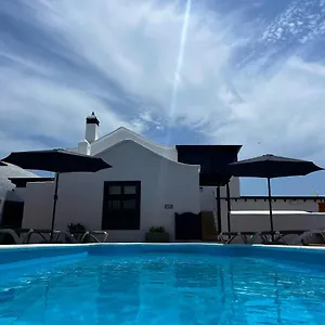 Villa El Tucán, Nazaret